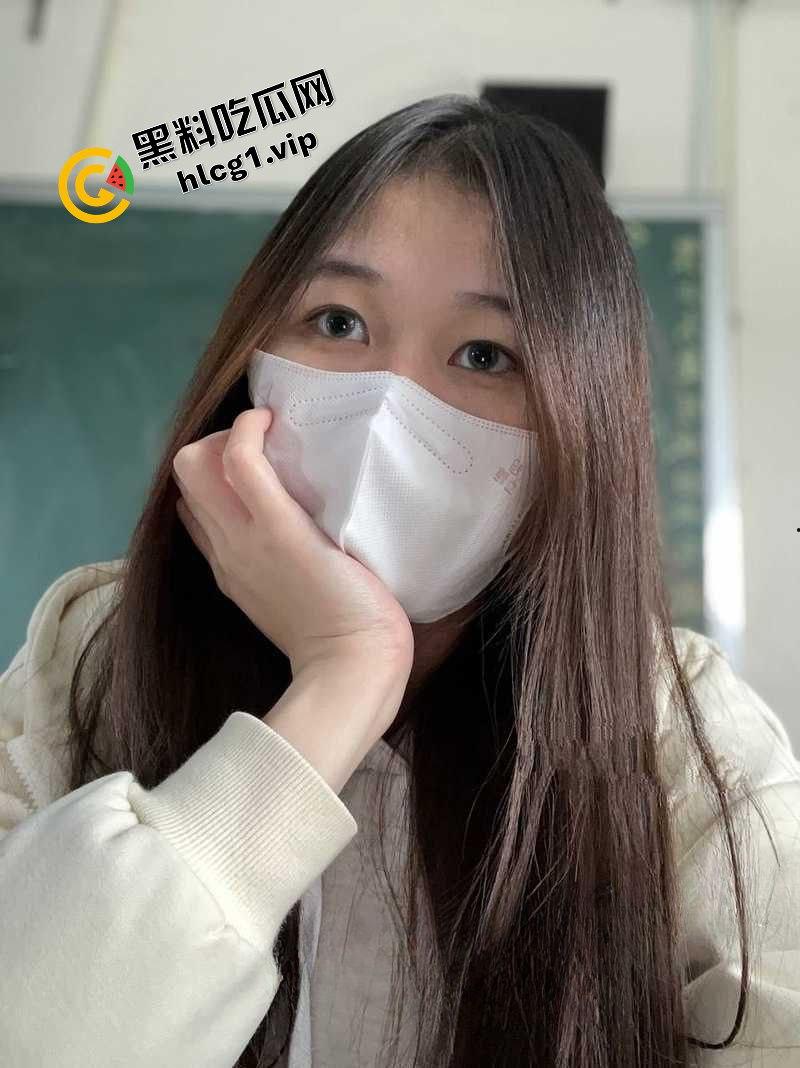 北京大学985女学霸『郭慧颖』被网恋男友PUA 骗脱衣裸体揉奶自拍 恋爱脑无药可救!-1