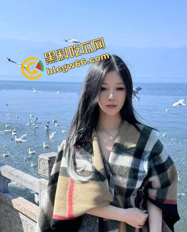 抖音网红『不要拒绝我』露馅了，御姐脸小母狗身材，不雅私拍疯传，粉嫩大奶晃得人想冲！-5