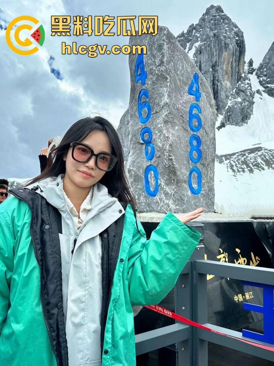 武大高颜值清纯少女【依依】被金主调教成母狗！全国各地旅游打卡露出，逼过流水雁过无声！-2