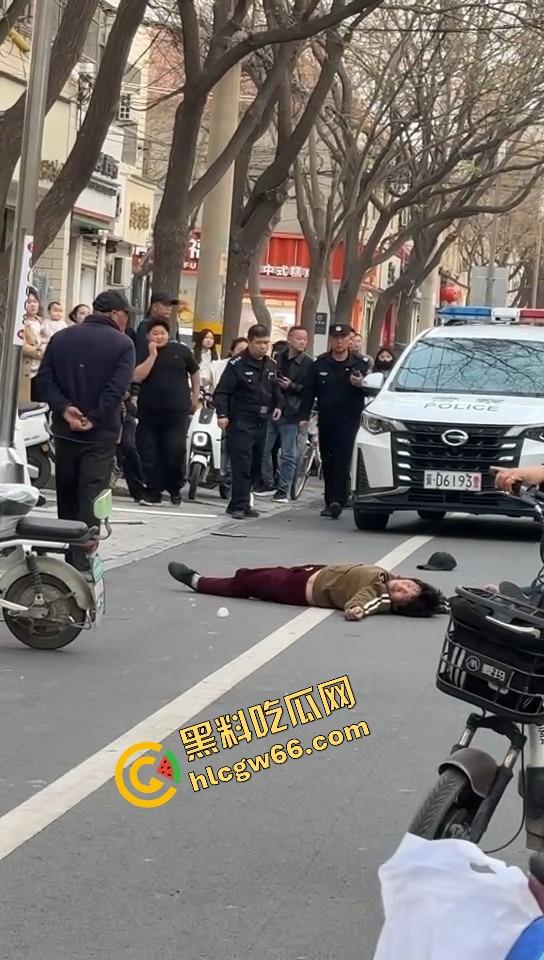 郑州人神共愤事件，当兵16年白练了，回家不是孝敬父母，是为个丑小三把爹妈打进医院！-12