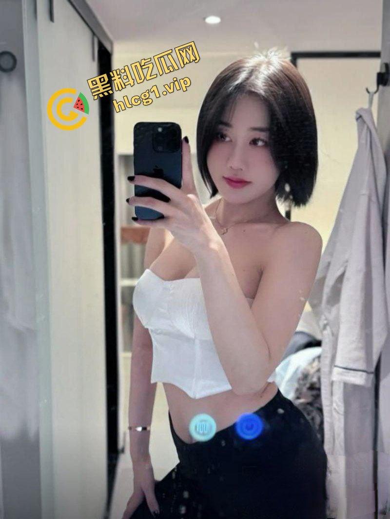 抖音前凸后翘女主播『看心情』为了流量 直播间洗澡露奶换衣 成功掌握流量密码！-7