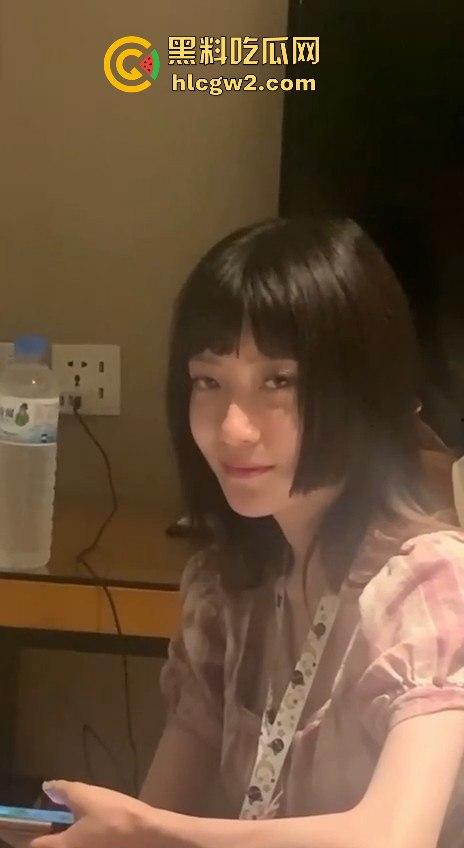 南京楼盘销售妹『吴佳怡』心甘情愿被潜规则！为了卖房主动吃鸡吧，小婊子为了能当销冠卖房卖到送逼！-1