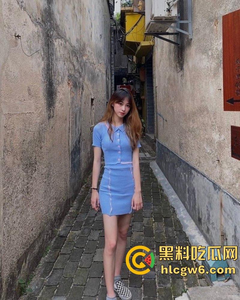 长沙舞蹈学院【张语涵】三环外兼职站街偶遇同校同学 害怕被曝光不得不免费让同学先玩 口爆吞精内射一条龙！-3