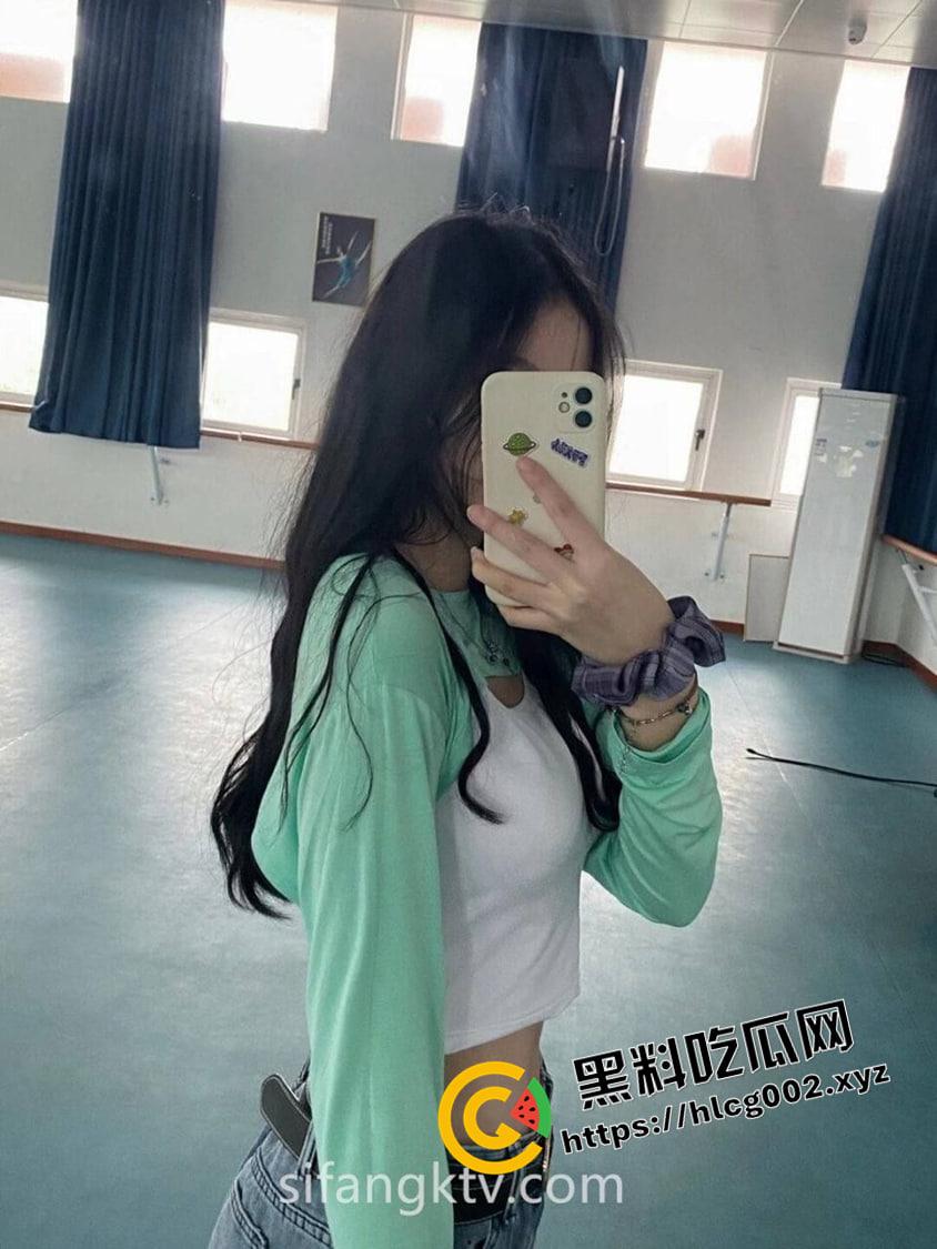 印象足拍付费流出！甜美在校学妹的美脚足交 笑起来哥哥的心都花了 赶快把大屌塞进嘴里-4