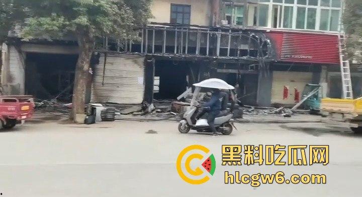 安徽铜陵枞阳横埠快递站突发火灾里面物品全部烧光,老板一夜回到解放前！-10