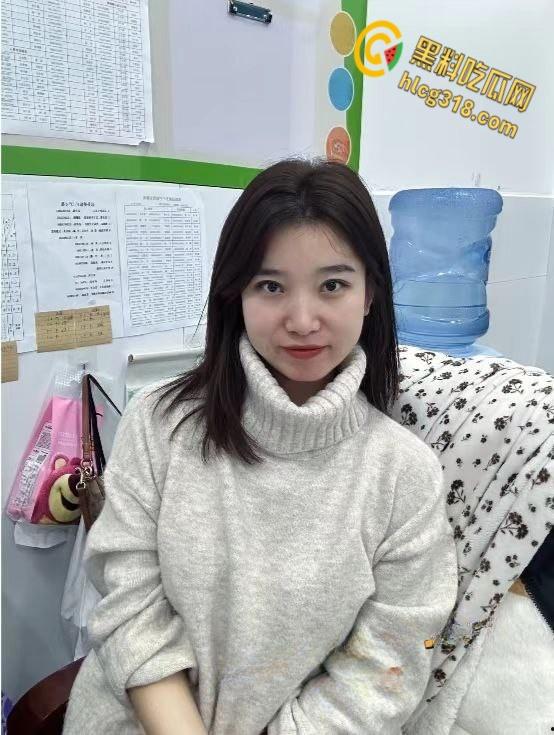 小学语文女老师【左茜】，被男友玩腻后曝出女老师，如此清纯在别人胯下竟是一条母狗！-4