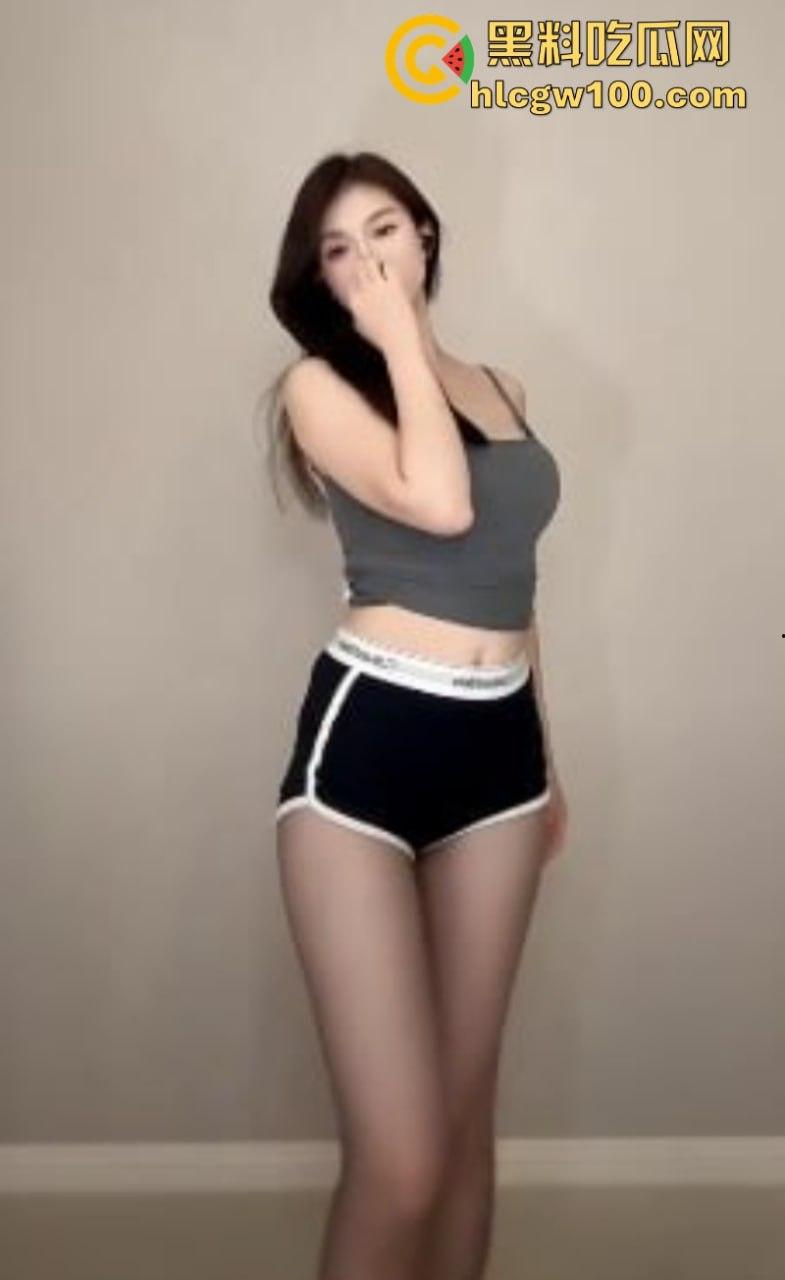 快手高颜值网红【大乔不可】密码房擦边热舞视频泄密 制服诱惑淫荡肉体太赞了-13