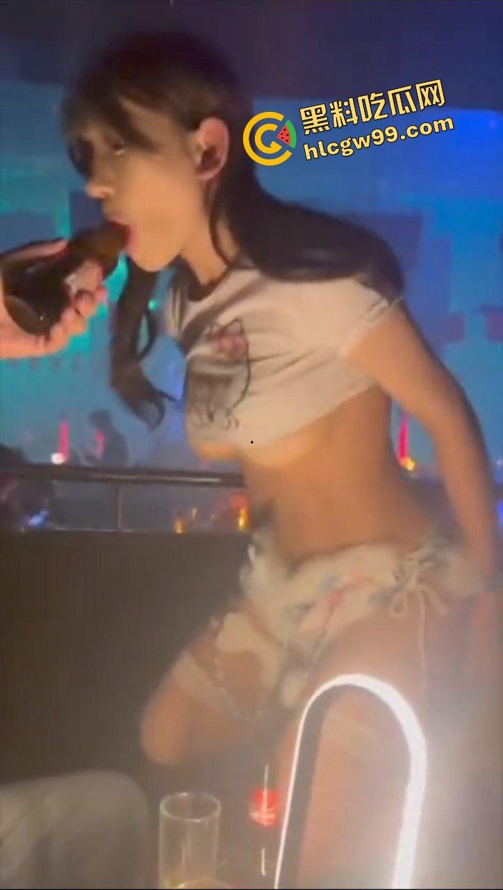 东莞贱逼骚母狗贱货【朱倩】骗老公睡觉了实则在KTV当灵魂舞者，淫荡模样尽显风骚！-9