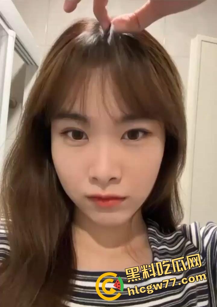 兄弟情玩到床上，河北龟男亲手把女友送上兄弟的屌，拍全程还特写口交角度，超市工服都没脱就开干！-1