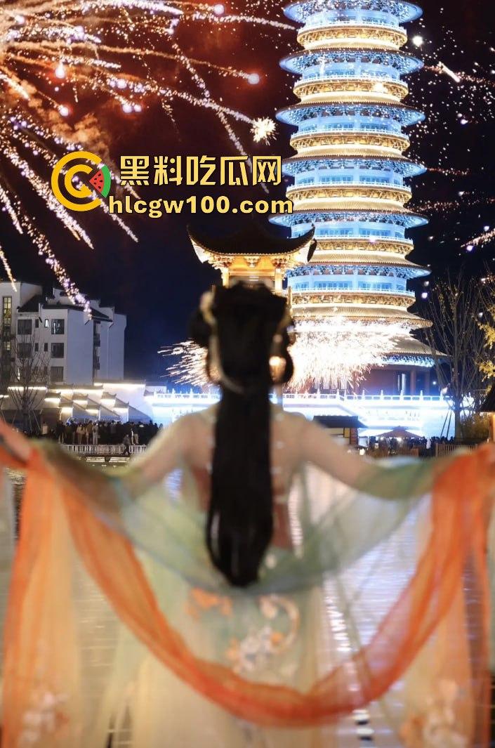 重庆工商大学经济学院【张琪】校内装乖乖学生，校外却给人当小三，没毕业就吃上人夫鸡巴吃到停不下来！-12