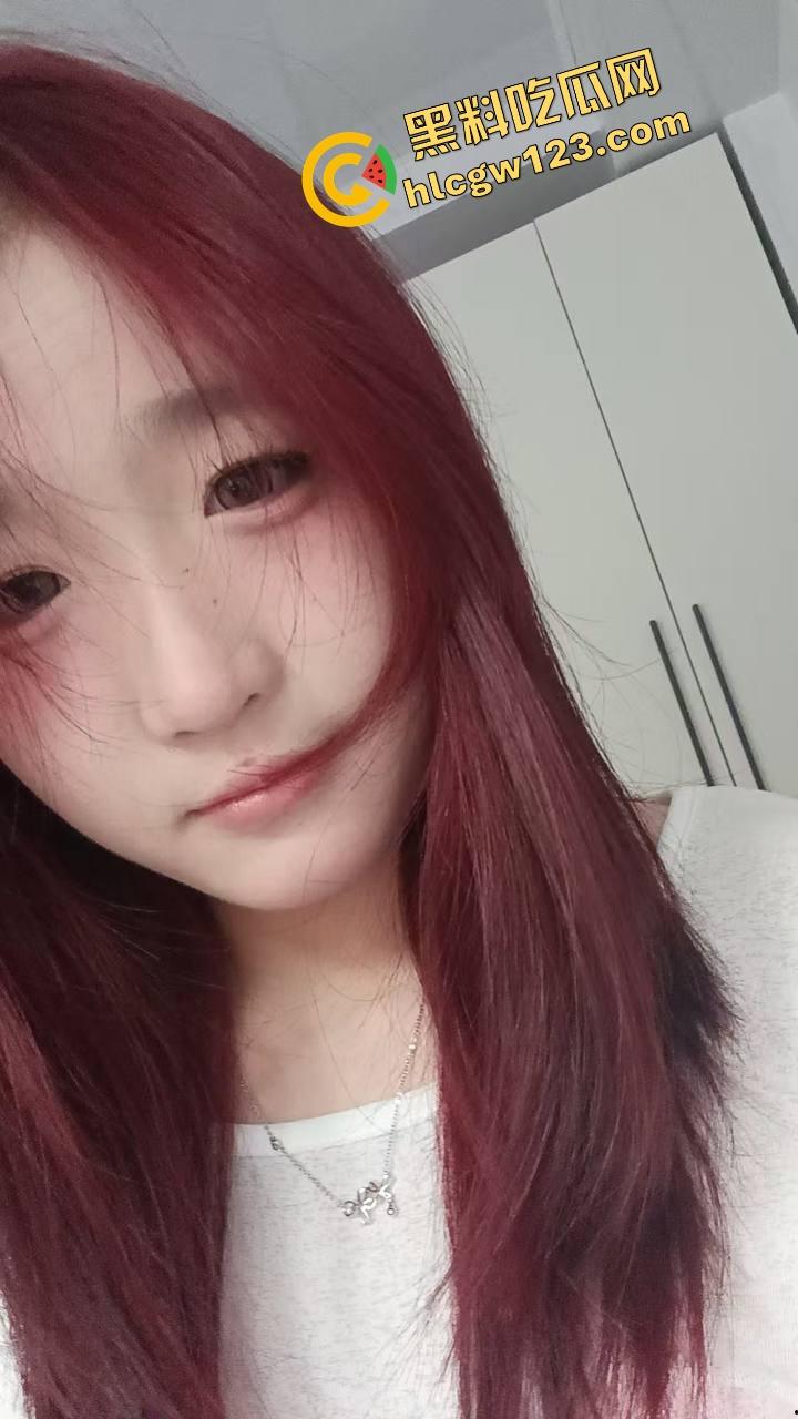 工地佬实拍投稿，简陋铁皮棚里实战啪啪，全程无隔音，骚女微露脸叫到外头都听见，虽不完美但骚得真实！-2