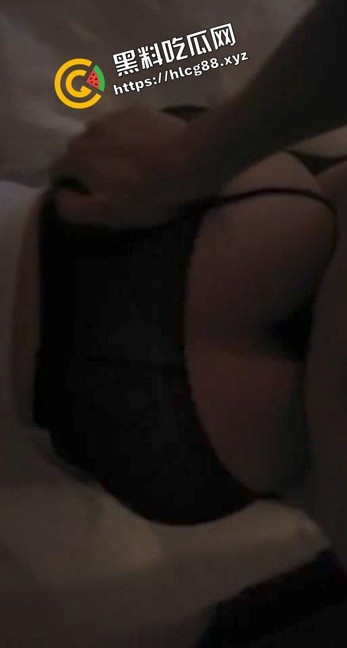 抖音山东女子学院反差婊【极河】身兼数职既是台球媛又是胯下母狗，最爱后入式爆干骚臀！-6