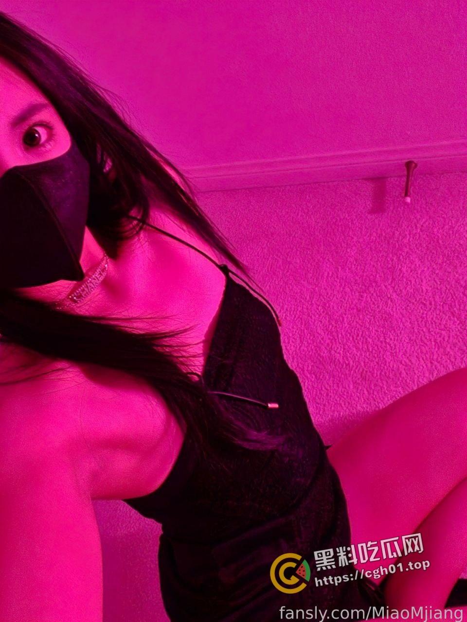 OF 【喵酱】最新付费更新 美艳妖姬 逆天美腿 无辜的大眼神比玩偶姐姐还要命 堪称艺术的裸舞-12