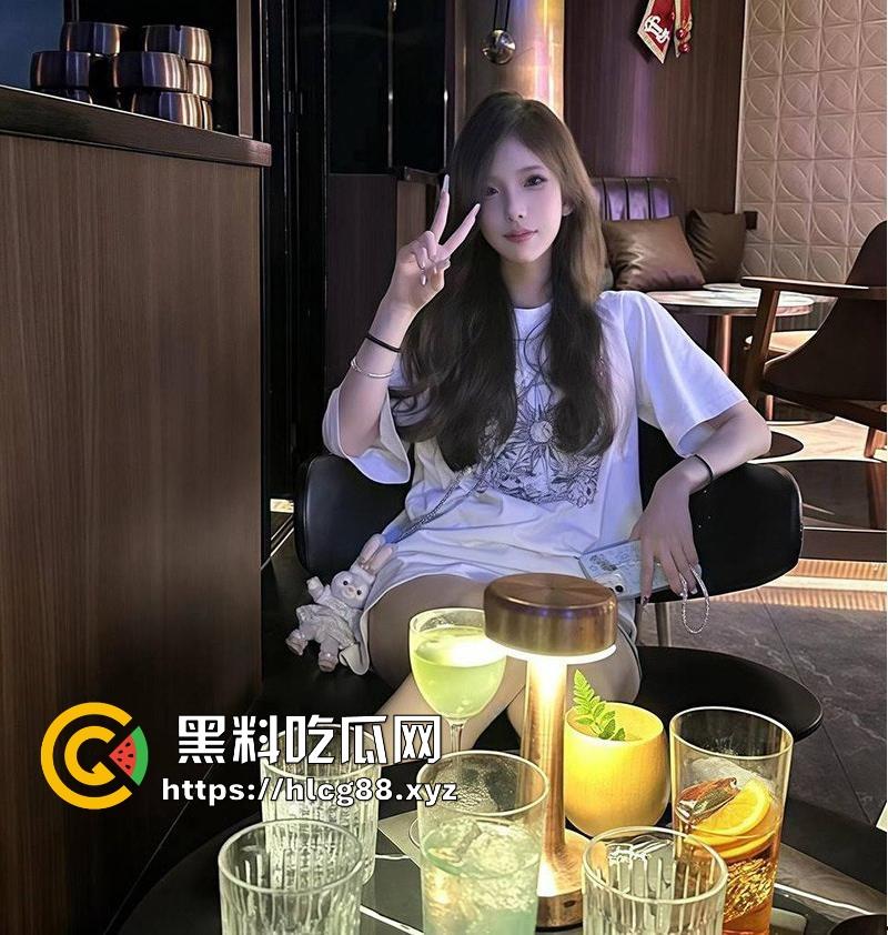 广东职业技术学院19岁母狗【李颖莹】清纯反差婊粉嫩馒头逼 大尺度裸舞用笔自慰视频调教 很有撸点！-8