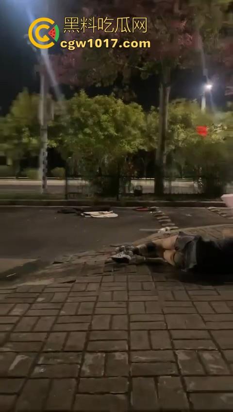 清纯小仙酒后失态没憋住拉一车屎!你这酒也喝不过屎也憋不住是真的才,醒来后怕是要找个洞钻进去囖!-11