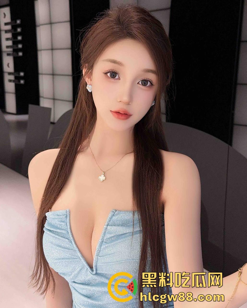 柳州精神小妹直播打乳环，大白奶挂铃铛淡定自若，SM调教系狗绳，这奶白花花真会玩！-3