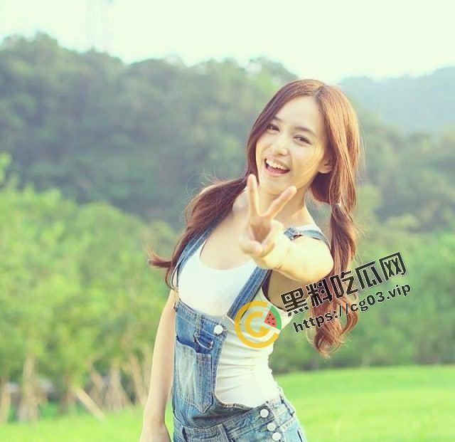 曾爆红的台湾网络女神江小辣 号称32D网络正妹 身材极品 口爆吞精 做爱视频被渣男前男友流出-8