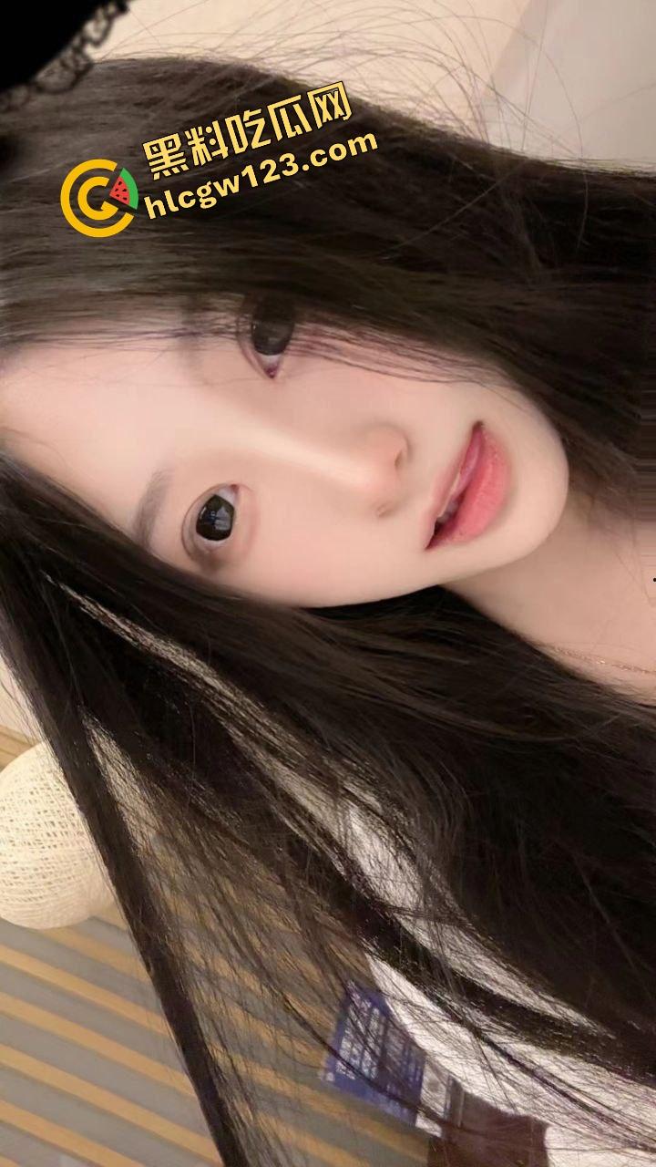 黑料吃瓜粉丝必看，京爷约炮太地道了，匡威妹子桌上一顿啪啪啪，就是不给看逼有点不厚道了！-2