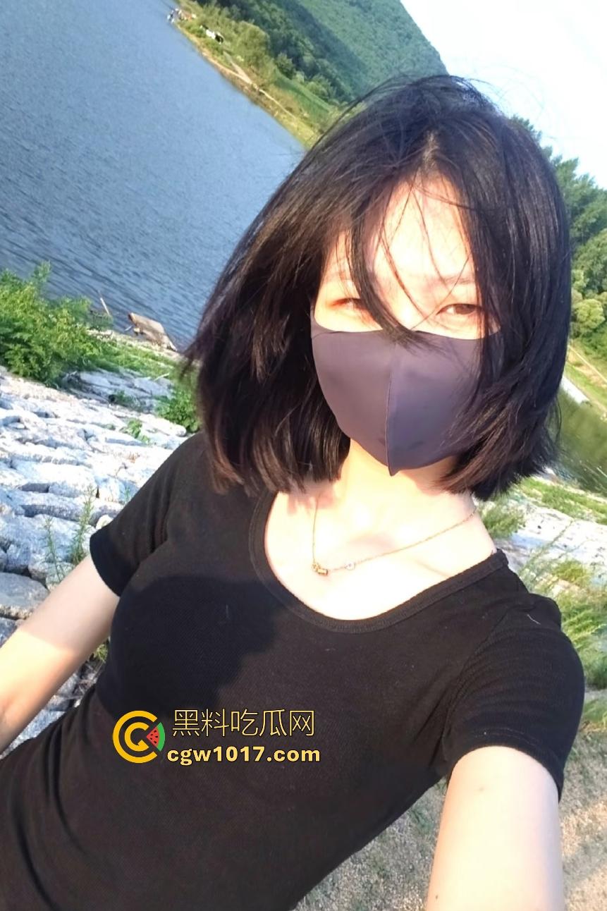 短发女高中生就破处，小小年纪不学好，学人当母狗，小伙子你经验少把握不住的，让哥来吧！-1