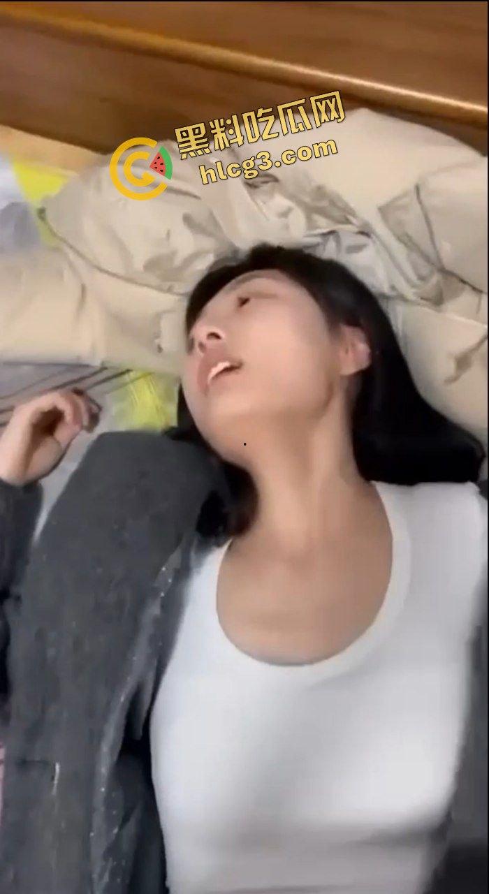 济南齐鲁闷骚母狗『袁倩倩』淫荡性爱视频泄密流出!刺激对白诱人射-4