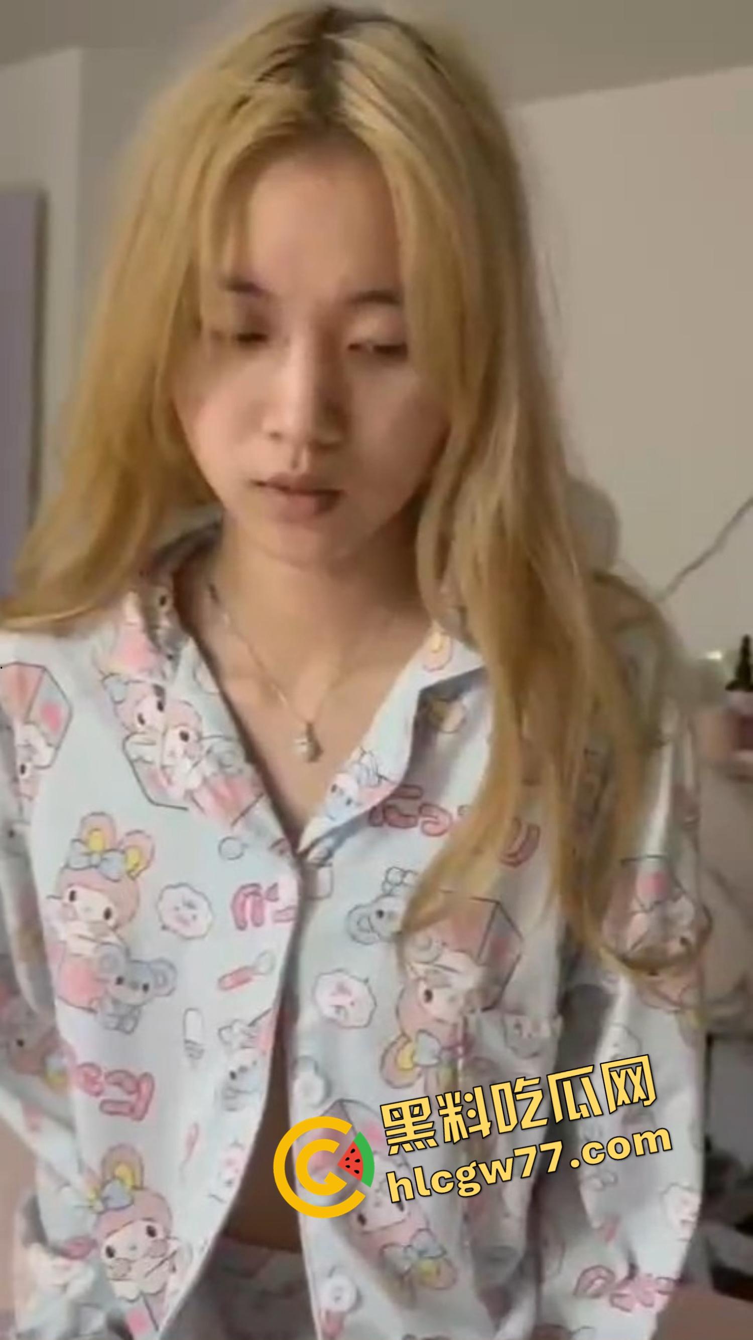 重庆高颜值女网红一边装处女一边玩出轨，两段说辞打脸， 一次出来卖和第二次出来卖的故事？-12