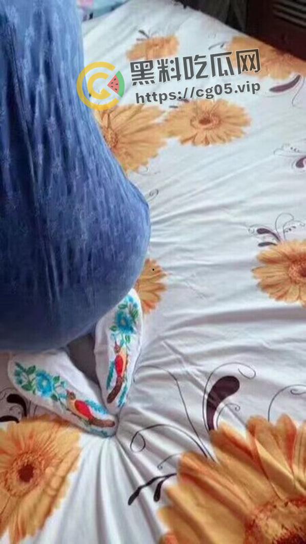 新时代裹脚女性！00后女生爱上裹脚 推特分享裹脚经历 把脚缠到骨折变形 吓人！-12