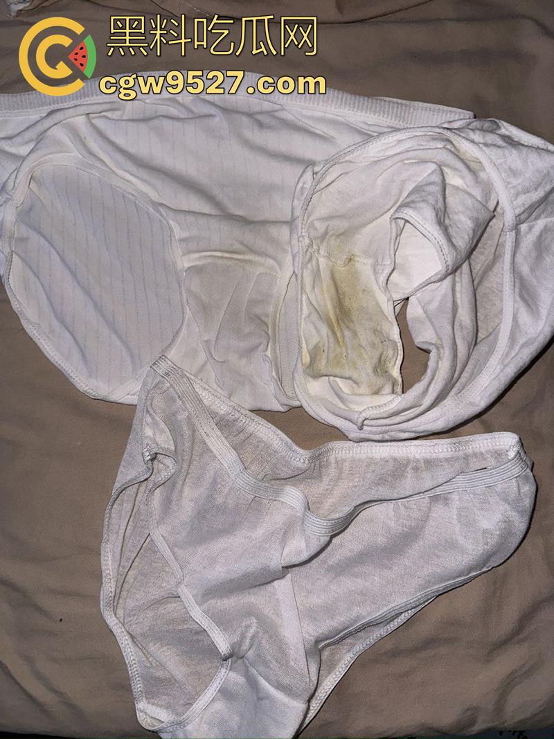 鲁东大学甜美尤物【邹穆彤】,高颜值大奶学生妹,白天女神晚上母狗,手指插逼淫水乱流,淫荡到没边!-10