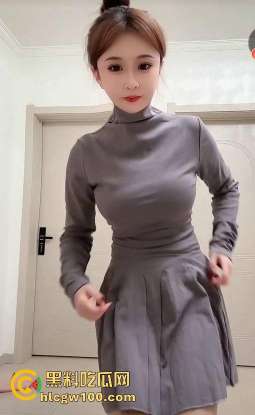 快手反差网红【武霖儿】私人定制视频流出，露脸自慰骚的一批妥妥的精液容器，内容炸裂！！-5