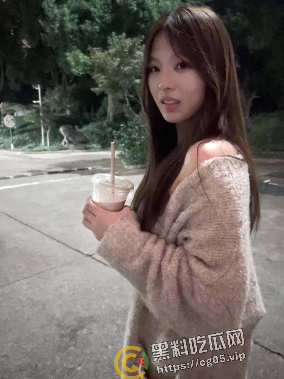 七天军训速通大一妹子 直接开房 竟然是极品巨乳白虎 女大学生就是容易到手-2