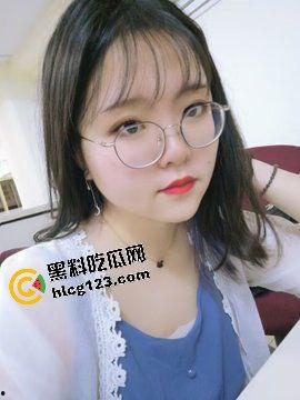 武汉眼镜反差妹床照流出！骚得彻底，但素颜照真实到吓人！-8