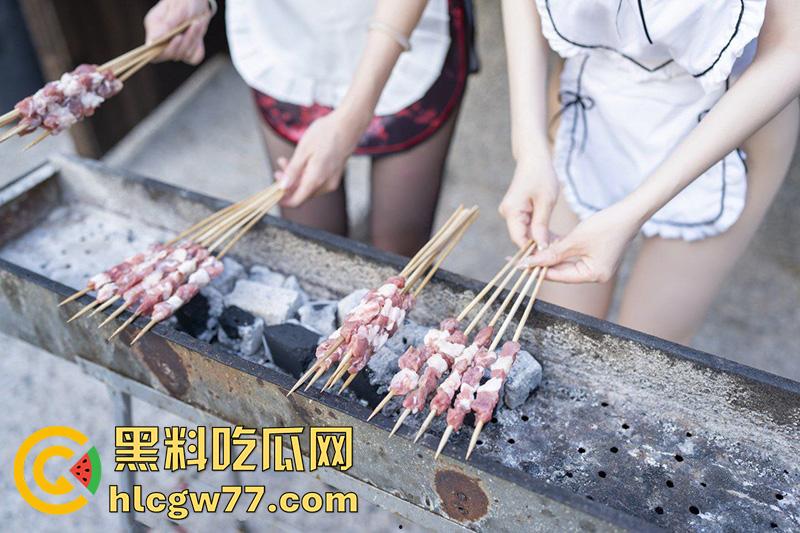 顶级尤物姐妹花，秀人网女神潘娇娇和甜妮，化身美厨娘互舔摩擦，和摄影师3p边操边舔轮流榨精！-7