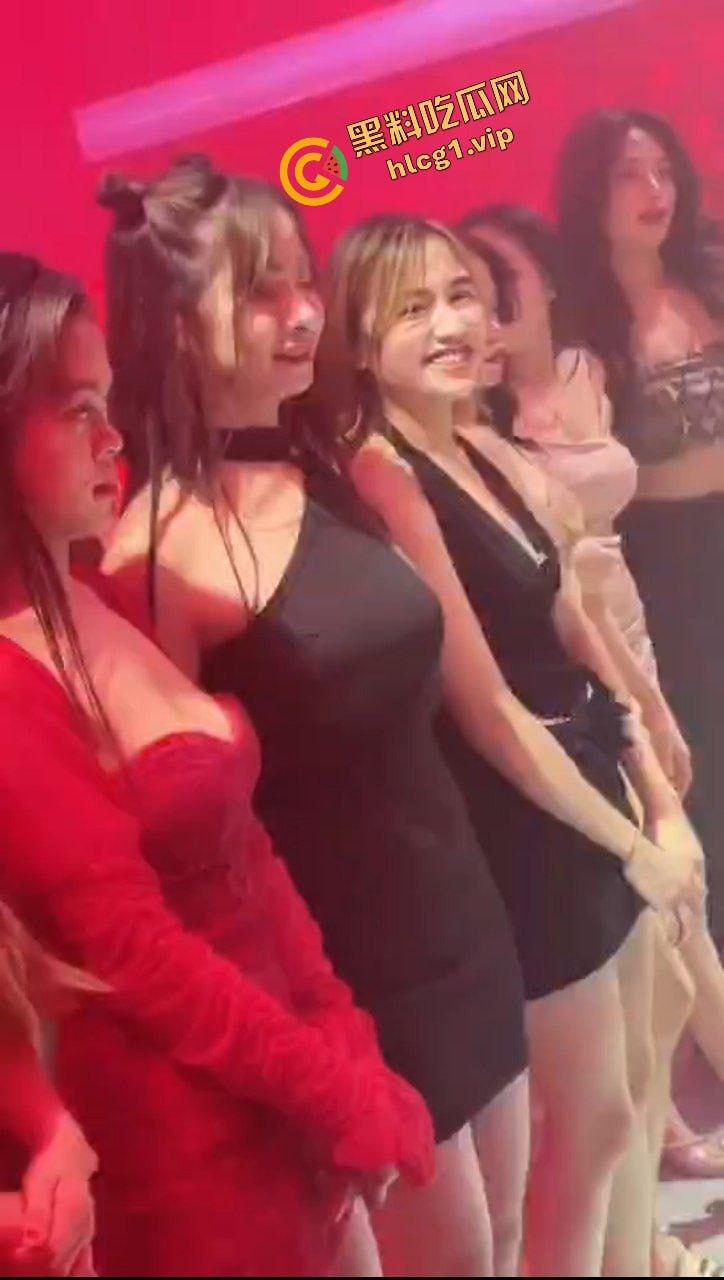 欢迎来到非诚勿扰海选现场！看各位女嘉宾如何风骚 体验金主既视感！-1