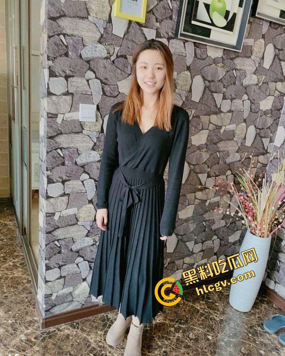 瓜友独家投稿曝光！海南酒店前台小姐『徐华』为顾客提供特殊服务 狂舔肉棒 被操到岔气！-3