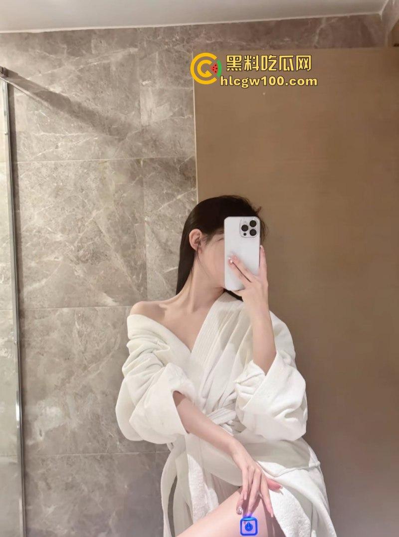 高颜值女大学生【牛奶可可】 外表斯文乖巧JK妹私底下却是骚浪母狗约炮 各种户外露出视频被曝光-12