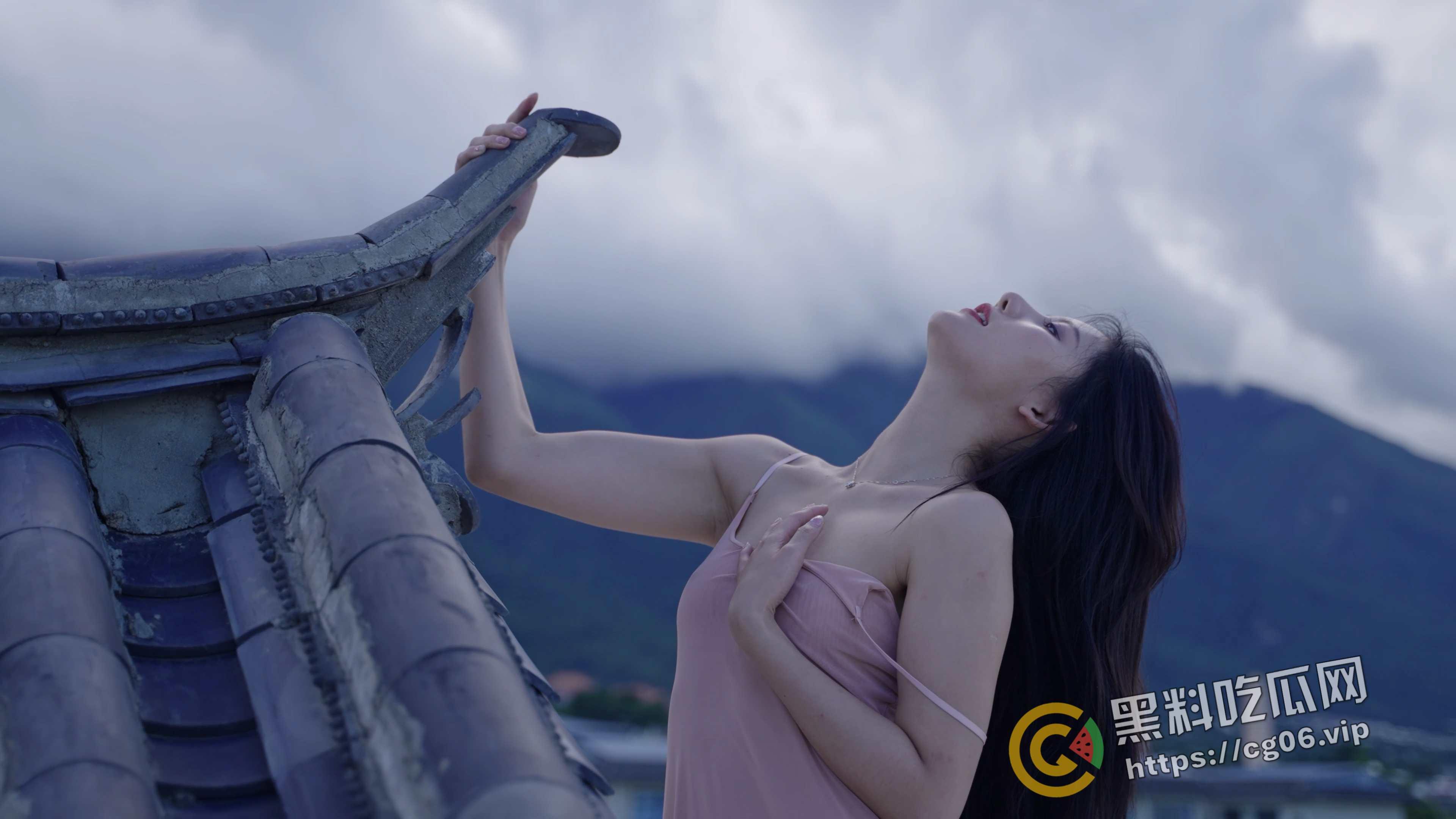 阿朱最新流出！顶级名模阿朱 美人遗世而独立 若有若无的衣衫遮着美妙的身躯 这就是艺术！-1