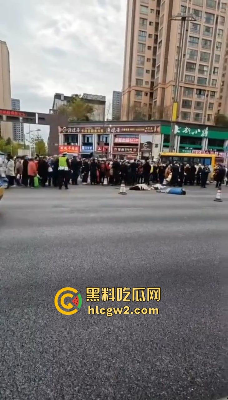 四川内江公交惨剧震惊全城！司机突发疾病酿悲剧，谁来为1死4伤的血泪买单？-9