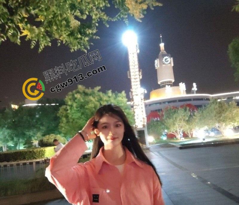 郑州大四校花【周晓晓】的肉欲沉沦：实习期间沦为领导的玩物，身穿情趣装，骚穴被爆操，沦为肉便器-3