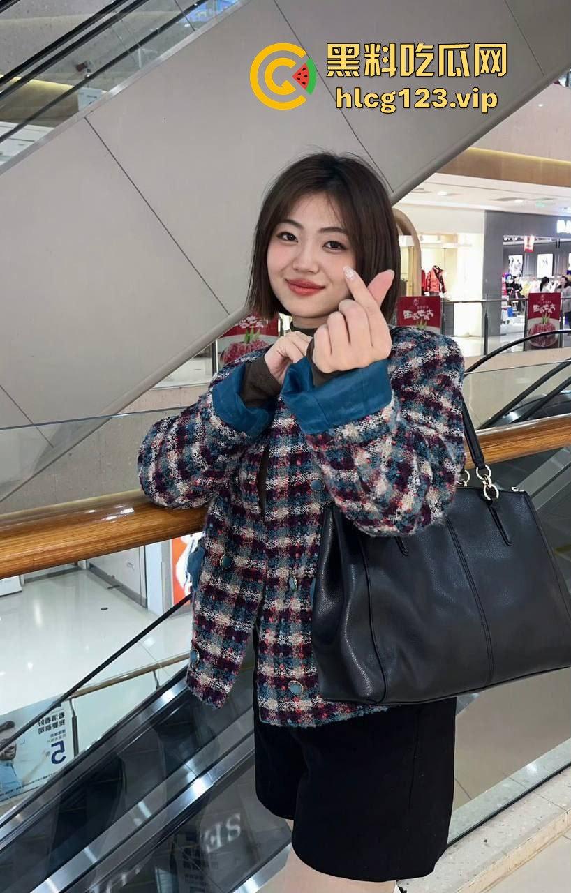 济南舞蹈老师冉冉，自拍展示御姐风骚身材，小穴撩人，真想掀起裙子猛操一顿！-5