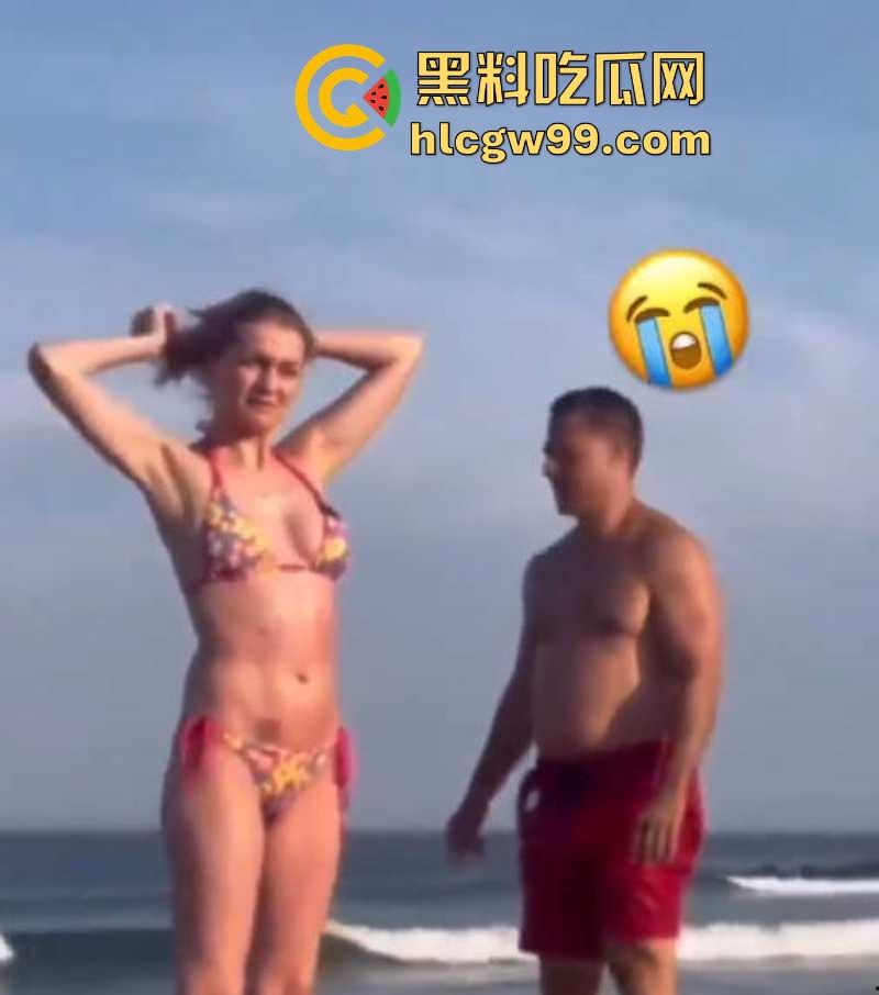 公共沙滩变成人体交配现场，老外光天化日下当着孩子面直接操逼，老黑直接上去用水泼降温警告！-10