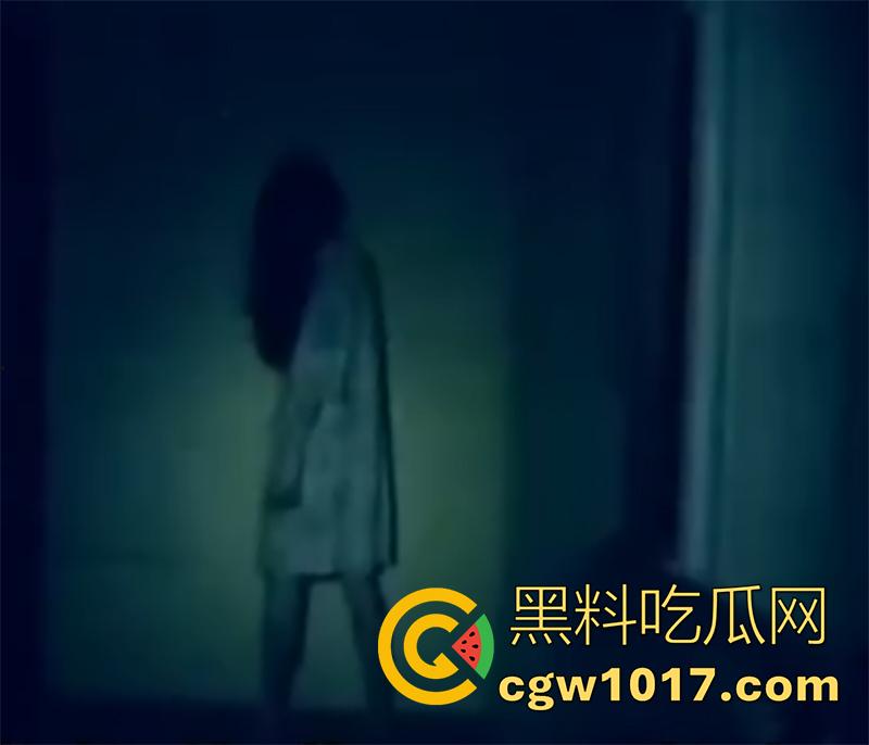 全球爆火奇闻灵异事件，真实录制诡异时刻，电视后的小孩，楼梯道的黑影，坚持看完你的胆量将再次进阶升华！-7