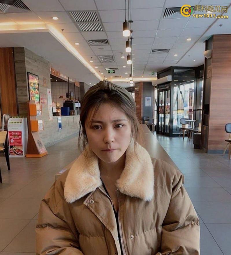 广西科技大学【黄婉婷】, 被柳州老表零成本拿下,仅聊四天就被约到酒店爆操,女上骑乘还一边揉奶子太骚了!-1