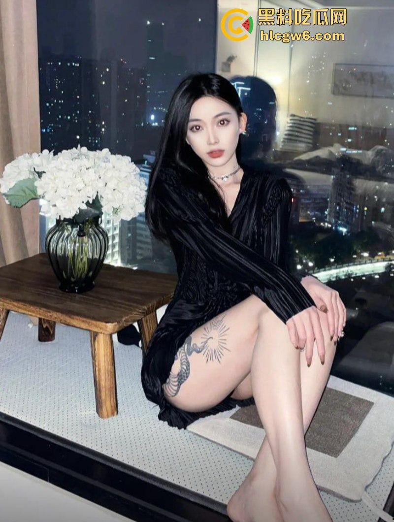 昆明抖音博主【femmefatale】线下私密视频曝光 极品身材颜值惊艳 榜一大哥疯狂后入干得白浆四溅！-4