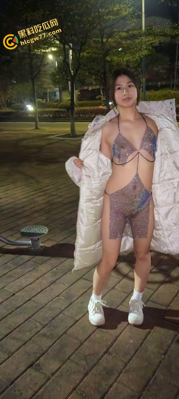 珠海幼师【刘欢欢】,野外露出粉鲍群P,SM调教淫叫震天,只为完成主人的任务!-7