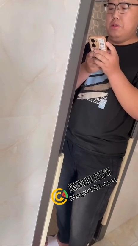 200块都不给我 破防GAY佬怒报警 白嫖手冲服务反赖账,直男射完转身当人畜无害,活该挨曝光!-6