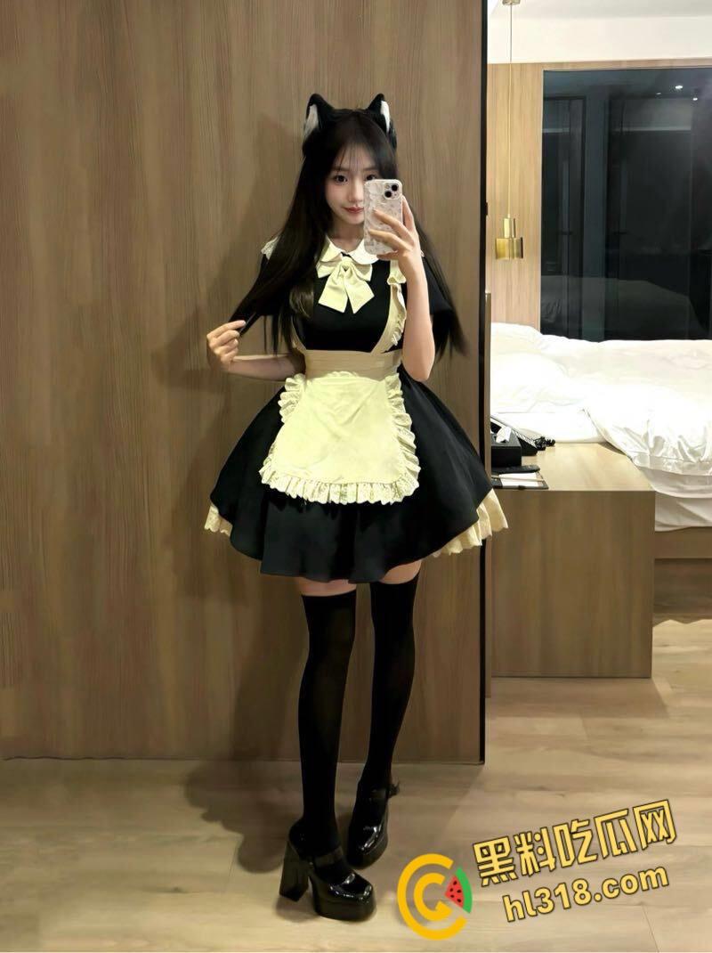 推特献妻绿帽男【暖暖小淫妻】,绿帽老公灌醉老婆玩3P,喝醉的老婆淫荡发骚,跟单男边调情边爱爱 !-3