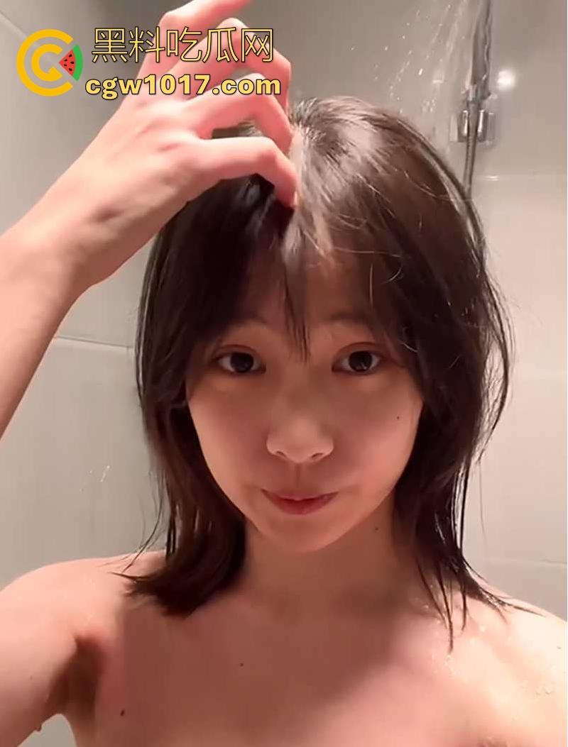 瓜友真实投稿!武汉职校白幼学妹女友,无套爆操玩口爆吞精,被花式爆操美乳摇曳,淫叫不止全程露脸!-1