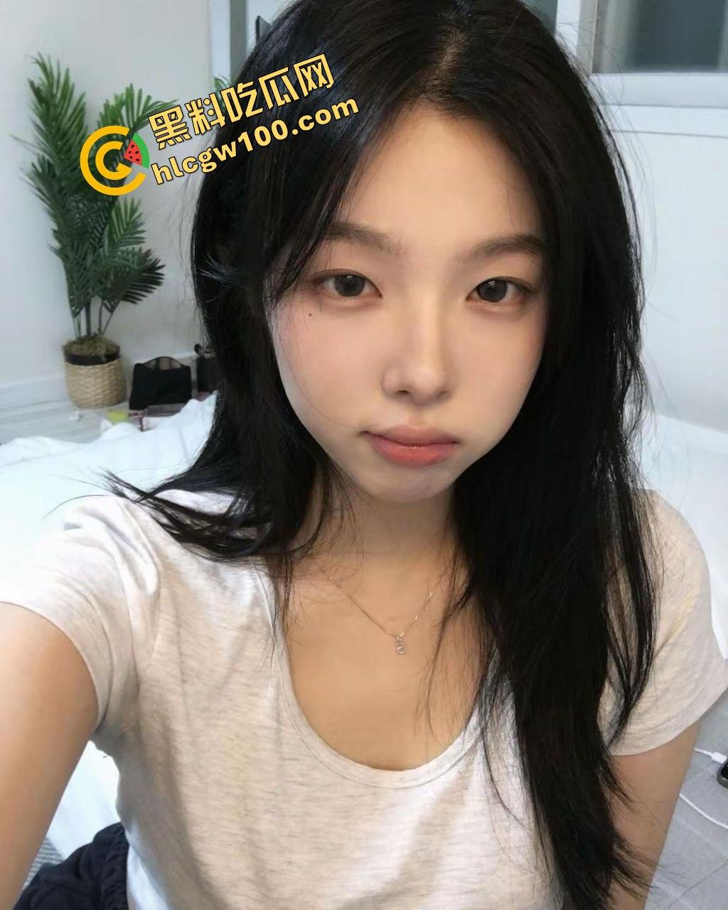 江西景德镇反差婊社会骚鸡母狗『刘欣蕊』足控金爸诱惑足交 深喉直怼喉咙淫荡口交！原创独家流出！-7