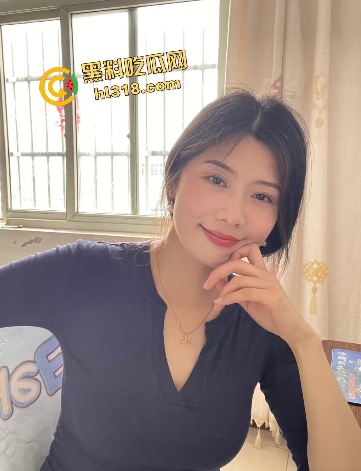 极品熟女喷泉狂欢!床上被猛男手指狂扣,淫水汹涌如潮水,要是再多交一下床单瞬间变汪洋大海!-2