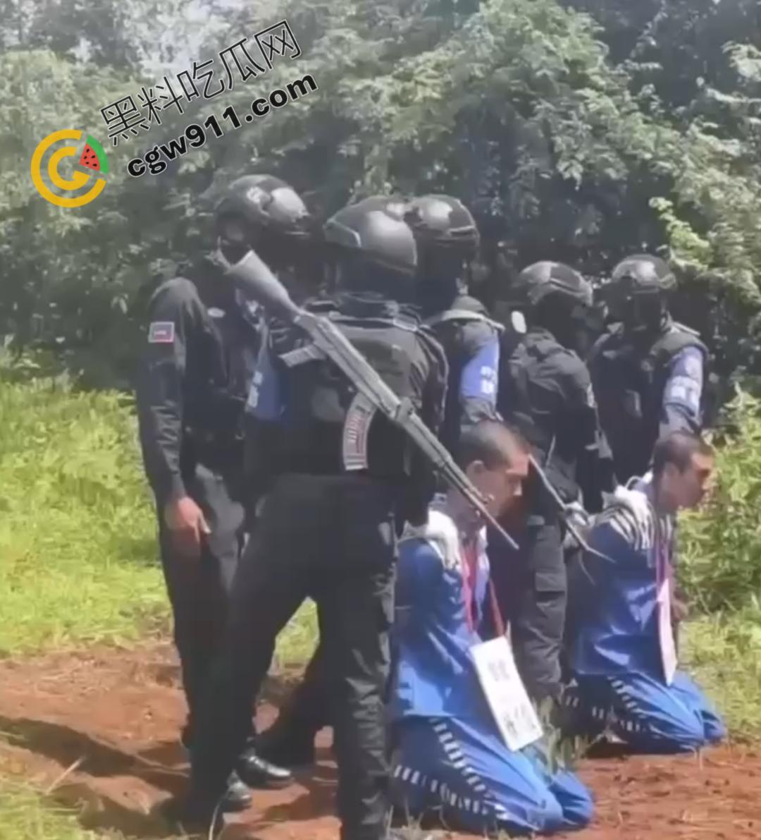 缅甸木邦枪决现场视频流出!枪声轰鸣,血流成河,七命赴死,凄惨一幕惊心动魄-5