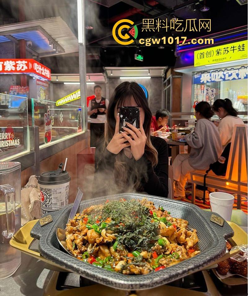 网恋奔现邂逅吞精小妖精【江奕恩】从线上甜蜜到线下开战一步步调教,穿吊带黑丝戴项圈,各种姿势玩到高潮迭起!-1